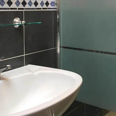 Stunning In Du Plessis Fougerolles-du-Plessis